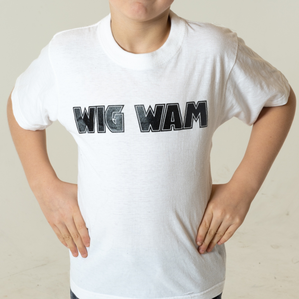 White t-shirt with black print
Str: 5-6 year