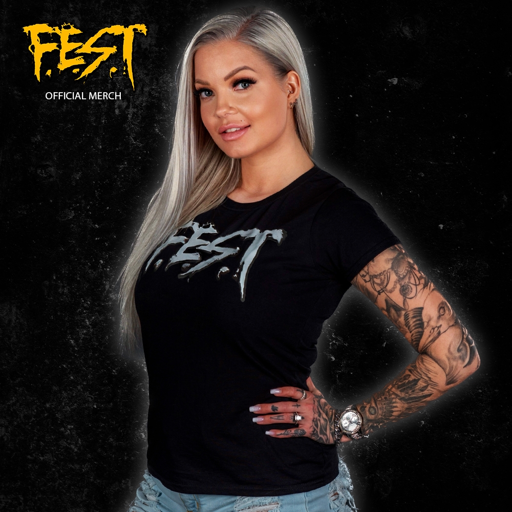 Lady-fit trøye med den populære F.E.S.T logoen.

kjøpte produkter kan ikke returneres eller byttes da de lages 