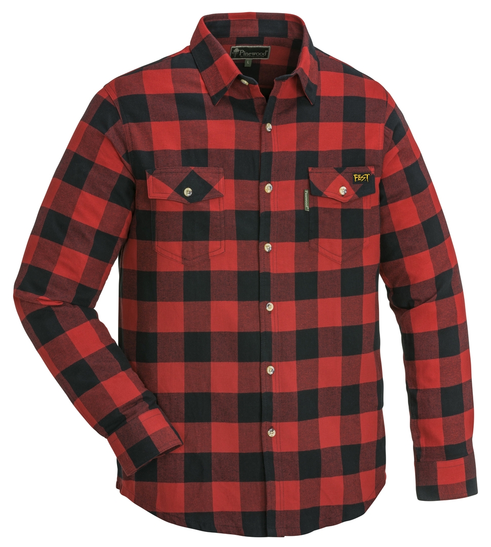 Behagelig og stilig Pinewood flanell skjorte med F.E.S.T logoen på brystlomma. 100% bomull.
