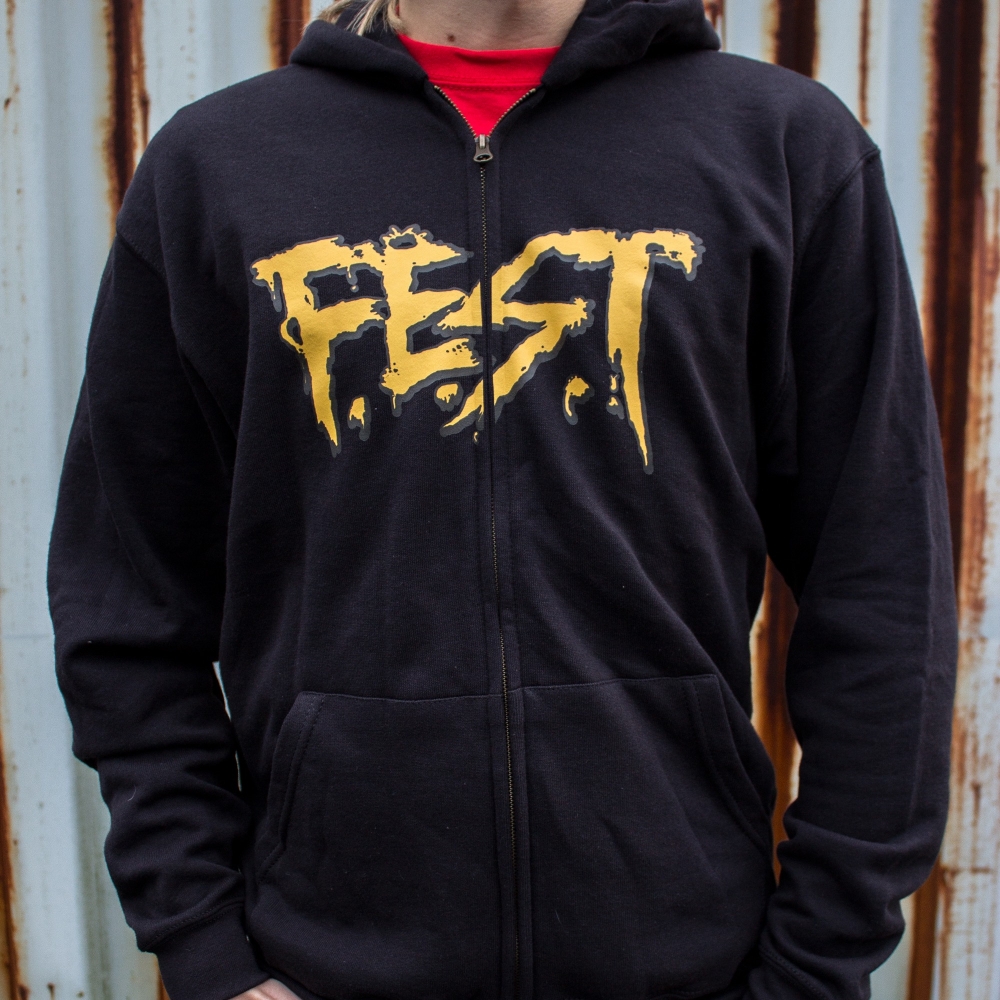 Svart zip-hood med F.E.S.T logo på front

kjøpte produkter kan ikke returneres eller byttes da de lages 